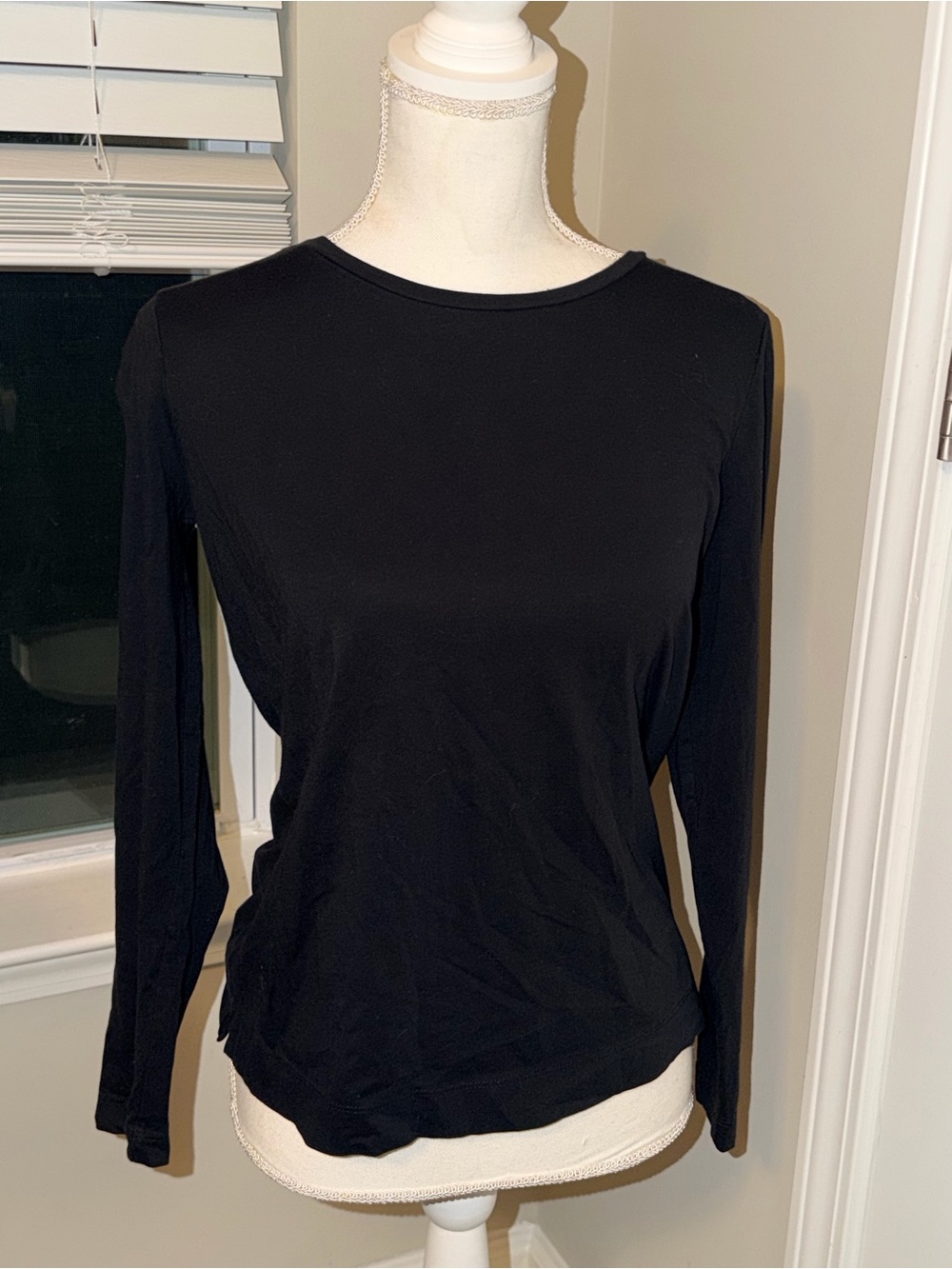 Ann Taylor Black Long-Sleeve Crewneck Top